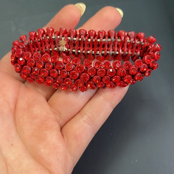Stretch GORGEOUS RED hot crystal bracelet, red metal used - Picture 2 of 11